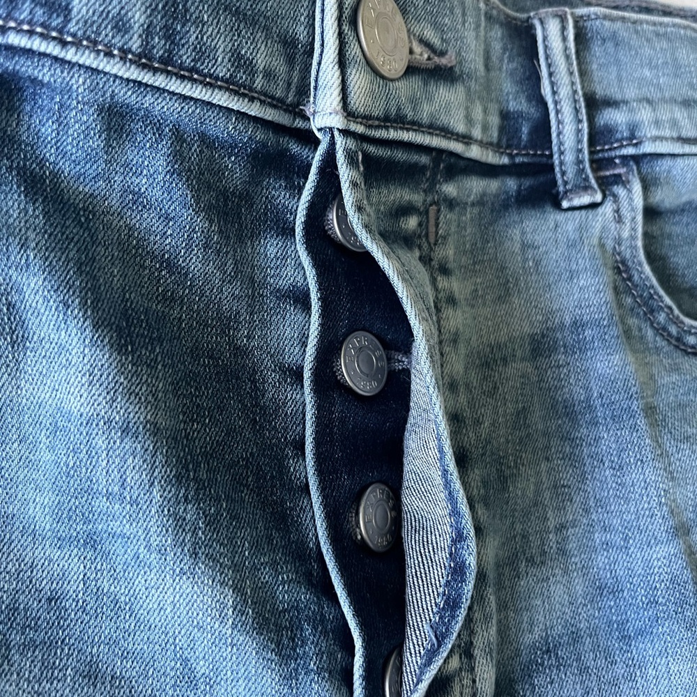 Express Light Midi High Rise Shorts - Picture 3 of 4